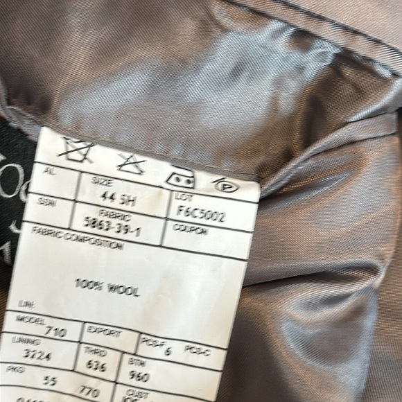 EUC Jos A Bank gray and black check sportcoat size 44 short - Picture 9 of 9